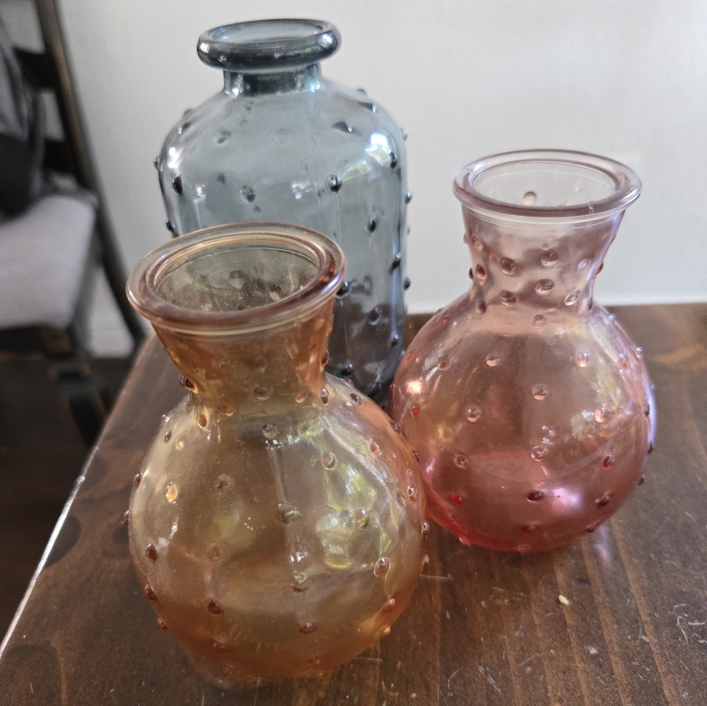 3 small bud vases